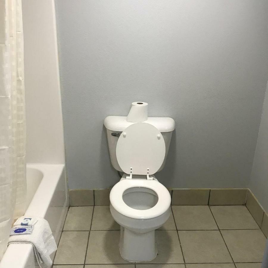 Guest Inn ユーコン エクステリア 写真