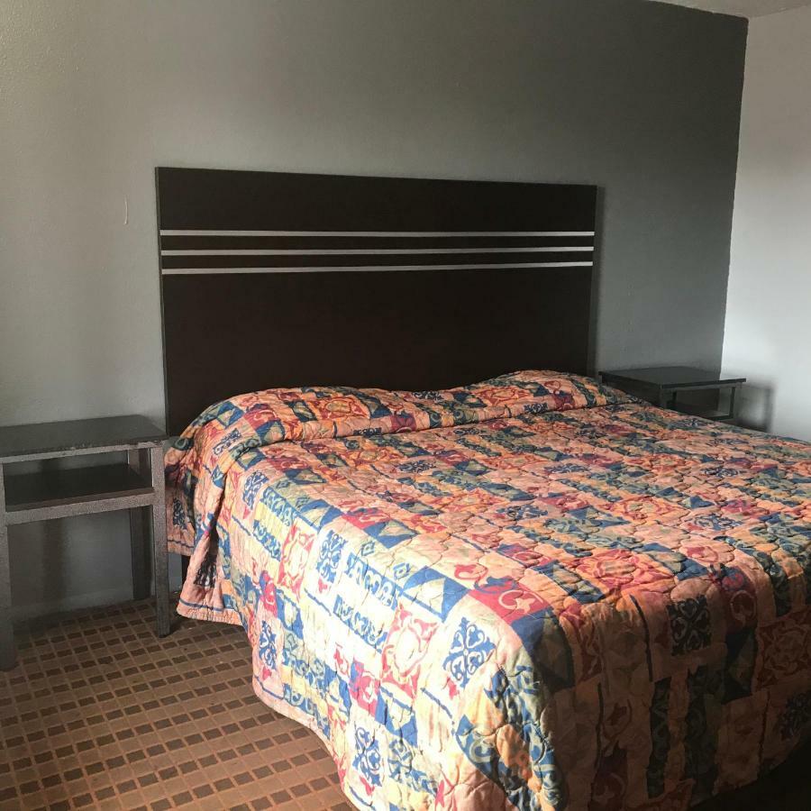 Guest Inn ユーコン エクステリア 写真